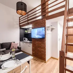 Station Apartments: 10-minute Walk To Main Square Краков